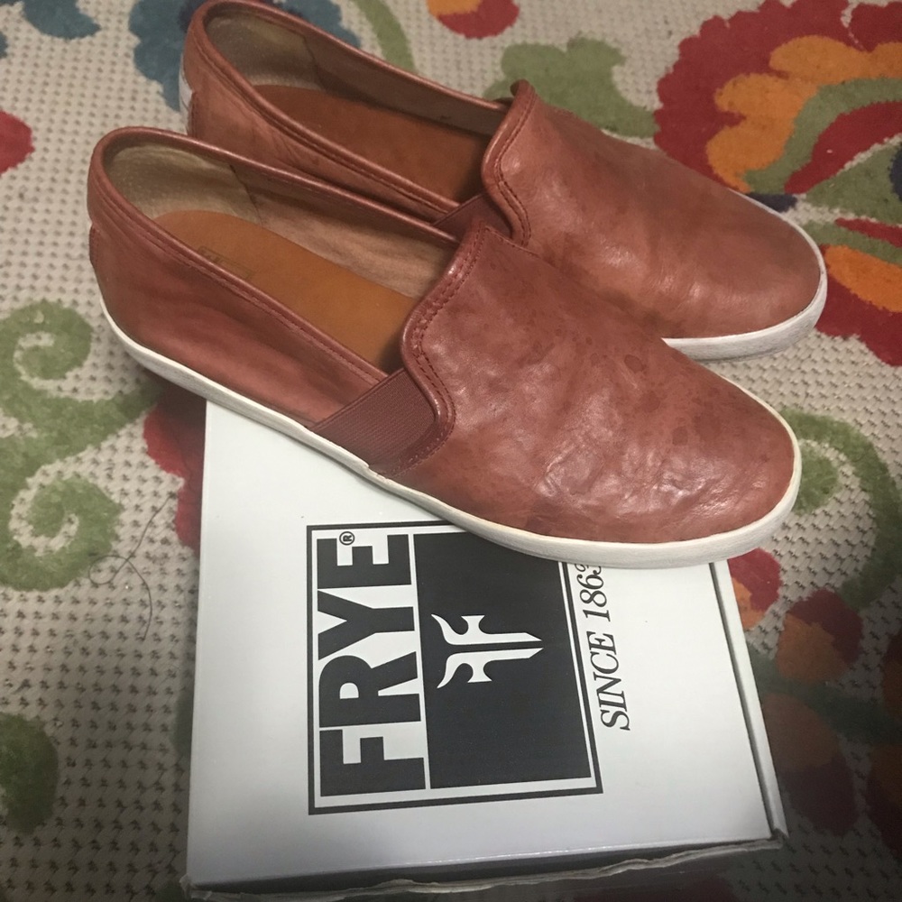 Excellent Condition Frye Dylan Slip Sneakers